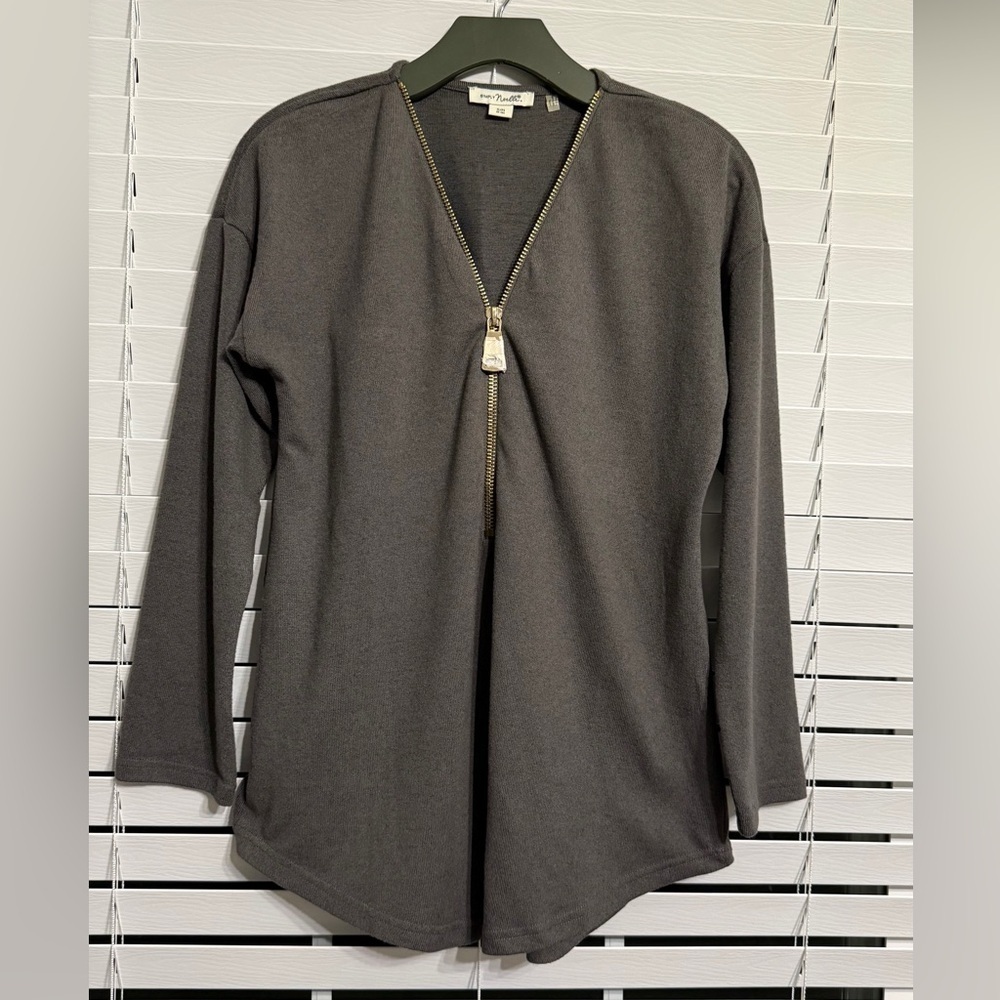 #3) Simply Noelle half zipper top Size S/M
Like new